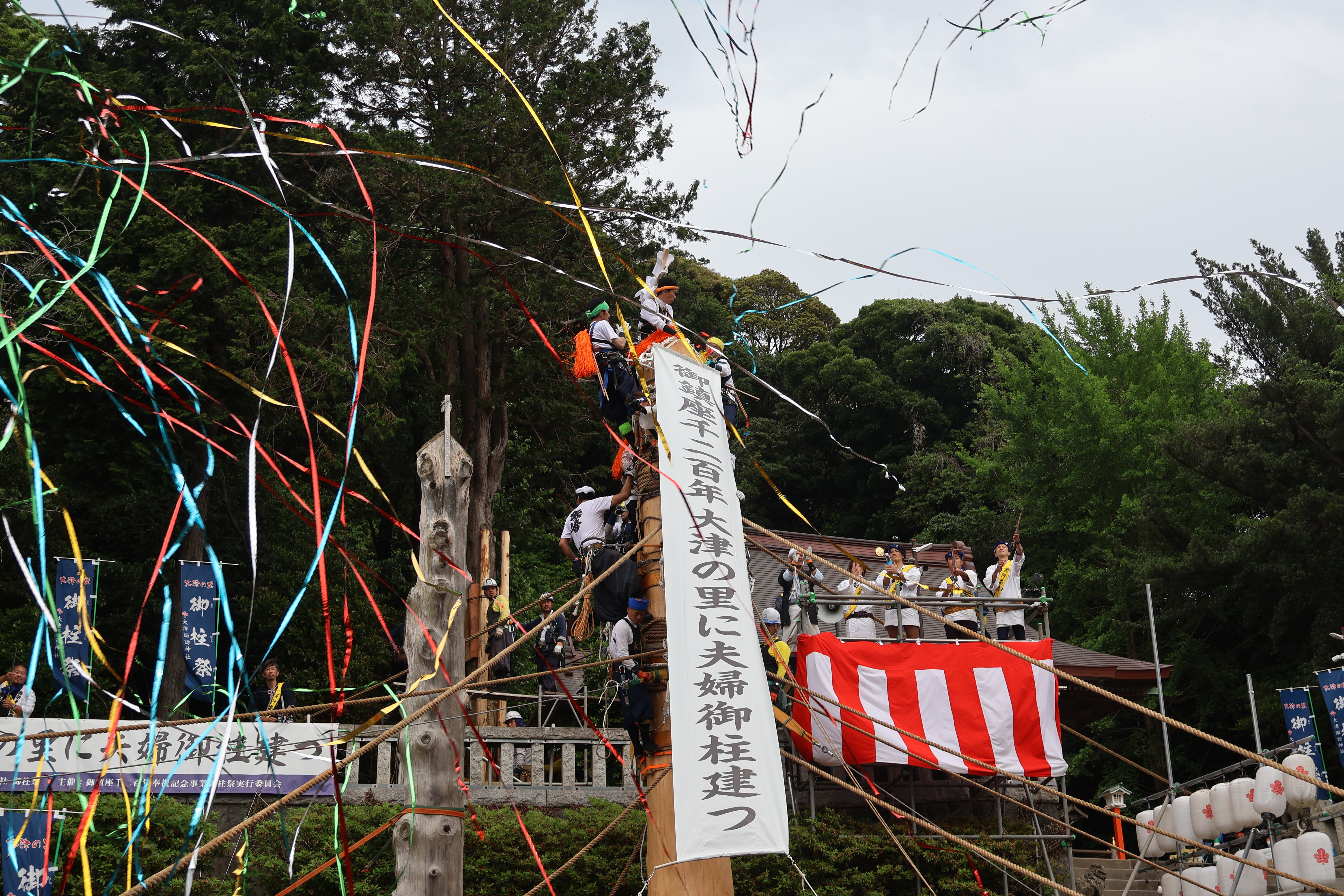 御柱祭　建御柱
